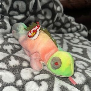 Ty Iggy Iguana with tags